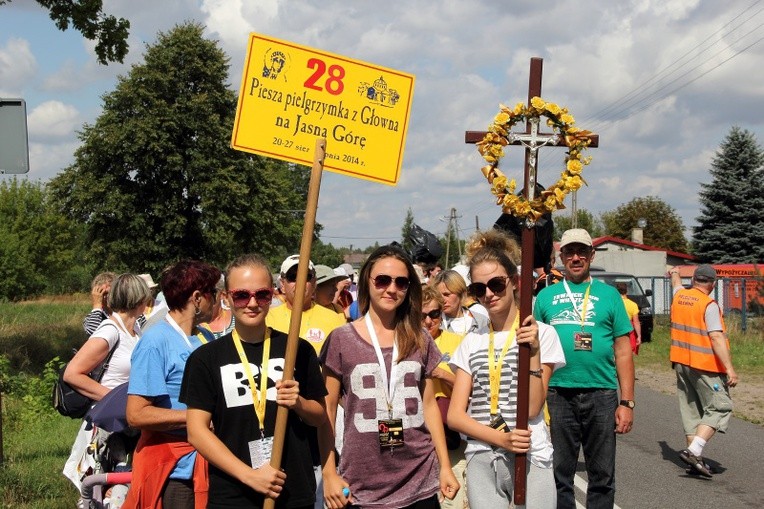 Pielgrzymi z Głowna i okolic w drodze na Jasną Górę