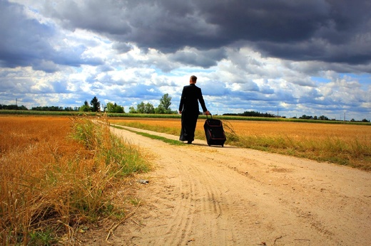 Przeprowadzki księży