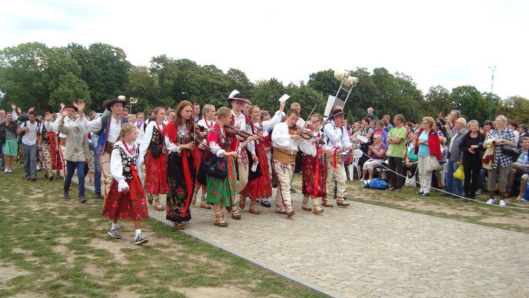 Wejście pielgrzymów, cz. III