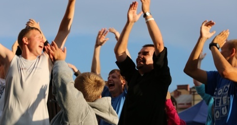 - To patron, który zachęca, by z radością wielbić Boga - przypominali muzycy, którzy występowali wprawdzie w koncertach dedykowanych  św. Jackowi, ale nie zapominali, że festiwal to także urodzinowy prezent dla św. Jana Bosko