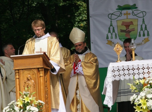 Odpust w Panewnikach z biskupem Afryki