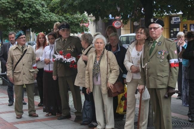 Tablica płk Łukasza Cieplińskiego w Zabrzu