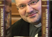 Ks. dr Przemysław Sawa jest odpowiedzialny za program Studium Duchowości