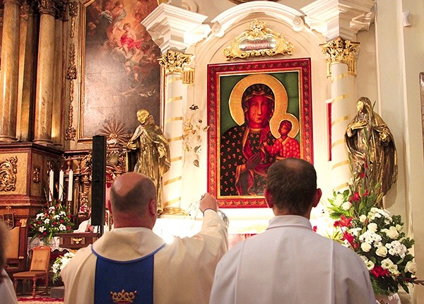 W sanktuarium Jasnogórskiej Matki Kościoła 