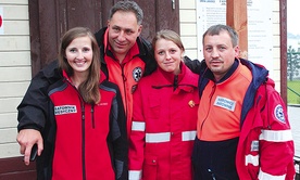  Sylwia Grunwald, Jan Ruszaj, Ewelina Szczepańska i Grzegorz Słowiak – wolontariusze z bielskiego oddziału Maltańskiej Służby Medycznej