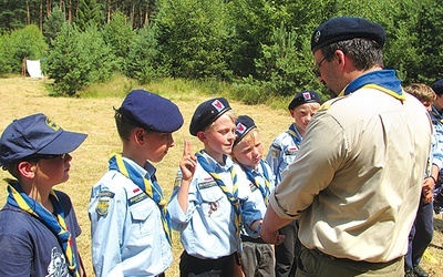 Obóz wilczków w Dziewczej Górze, wakacje 2014 r.