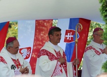 W Eucharystii na Trójstyku uczestniczyli wierni trzech diecezji i trzech narodowości ze swymi pasterzami