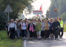Do Wąwolnicy pielgrzymują często całe rodziny