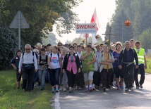 Do Wąwolnicy pielgrzymują często całe rodziny