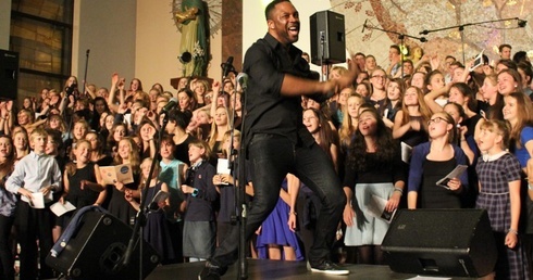 Brian Fentress razem z Zuzanną Pradelą po raz kolejny prowadził warsztaty gospel w Bielsku-Białej