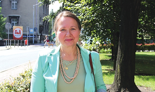 Dr Elżbieta Kortyczko ukończyła specjalistyczne szkolenie  z naprotechnologii. Prowadzi prelekcje na ten temat. W tym roku w Piekarach, na Mszy św. podczas sierpniowej pielgrzymki kobiet i dziewcząt, odczytała drugie czytanie