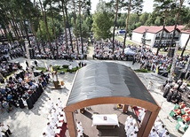 Uroczystości odpustowe w sanktuarium co roku gromadzą tłumy wiernych