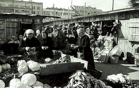 Warszawie bazary i targowiska. To tutaj toczyło się codzienne życie mieszkańców