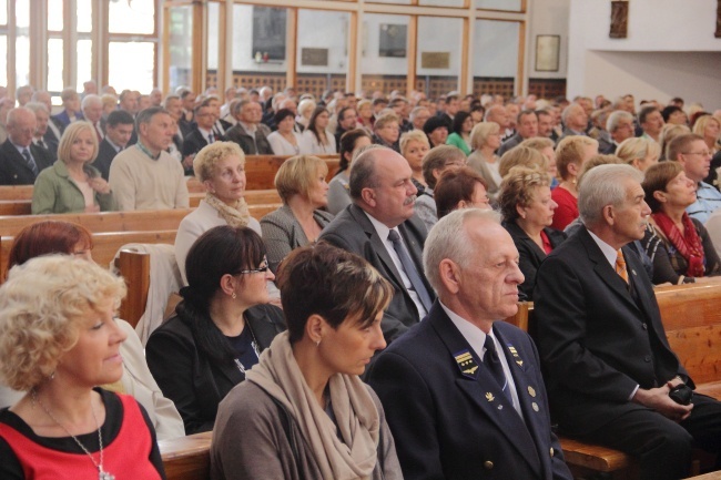 Abp Głódź spotkał się z kolejarzami 