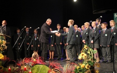 Trzeci rok przed nimi