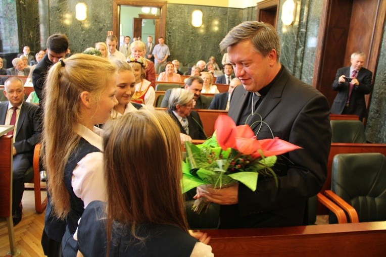 Abp Józef Kupny honorowym obywatelem Chorzowa