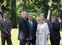 Park otwierał prezydent RP Bronisław Komorowski, który także zasadził tu dąb wolności