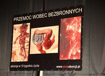 Wystawa pro life "budzi zgorszenie”