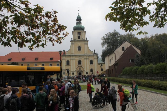 VIII Nocna Diecezjalna Pielgrzymka Młodzieży do Rud