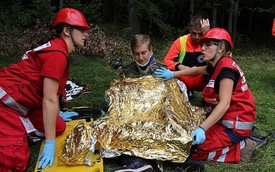 Maltanki z Kęt podczas akcji ratowania drwala na Hrobaczej Łące