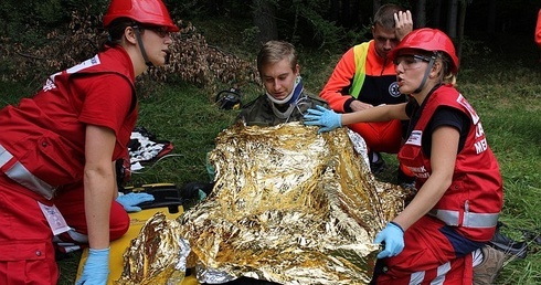 Maltanki z Kęt podczas akcji ratowania drwala na Hrobaczej Łące