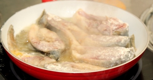 Karp na patelni to jeden z bohaterów skoczowskich Regionalnych Dni Rybactwa