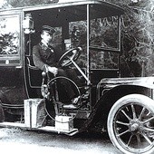 Pierwszy samochód zakładowy Czarkowskiego, którym jeździł po okolicy