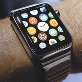E-zegarki wciąż są niedoskonałe, ale to nie zmienia faktu, że dla coraz większej liczby konsumentów są obiektem pożądania 
