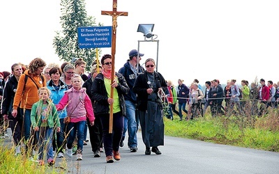 W tym roku szkolni pątnicy  szli z Kompiny do Boczek