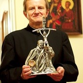  – Posiadanie relikwii ojca świętego jest dla nas wezwaniem do dalszych działań – mówi ks. Władysław Szmul