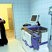  Nowoczesne centrum na radomskich Wośnikach poświęcił  bp Henryk Tomasik 