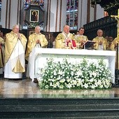 – Jesteśmy posłani, byśmy tak jak wielu świętych potrafili znaleźć w człowieku potrzebującym oblicze Jezusa Chrystusa – powiedział w homilii metropolita warszawski