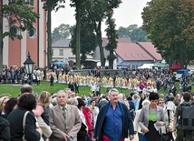 Z bp. Edwardem Dajczakiem  Mszę św. koncelebrowali bp Paweł Cieślik, bp Krzysztof Zadarko, bp senior Tadeusz Werno oraz 54 księży