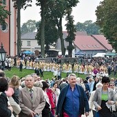 Z bp. Edwardem Dajczakiem  Mszę św. koncelebrowali bp Paweł Cieślik, bp Krzysztof Zadarko, bp senior Tadeusz Werno oraz 54 księży