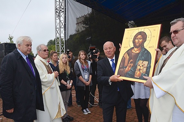 Przekazanie ikony Chrystusa do Staszowa, gdzie odbędzie się kolejne spotkanie