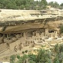 Pałac Klifowy to największe skalne (klifowe) miasto kultury Pueblo z XIII wieku – Park Narodowy Mesa Verde, Kolorado