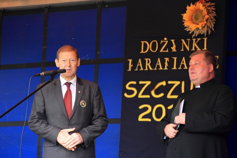 Suma dożynkowa i obrzęd dzielenia chlebem
