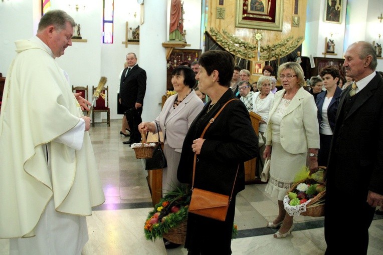 Suma dożynkowa i obrzęd dzielenia chlebem
