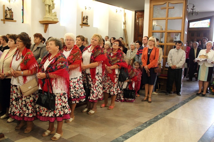 Suma dożynkowa i obrzęd dzielenia chlebem