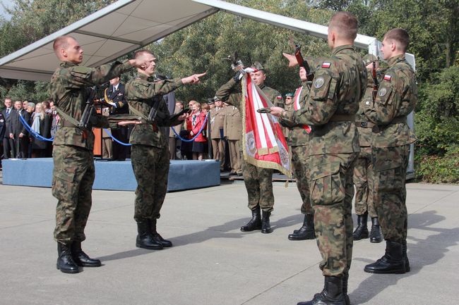 Przysięga podchorążych na Westerplatte