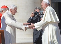 Dwaj papieże na spotkaniu z osobami starszymi 