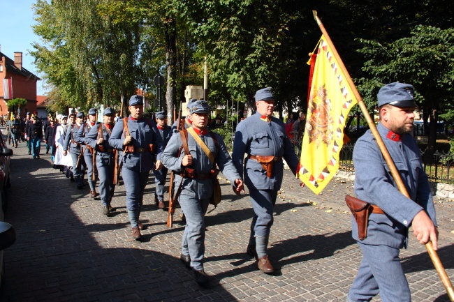 IX Pola Chwały: okazowanie wojska wszelakiego