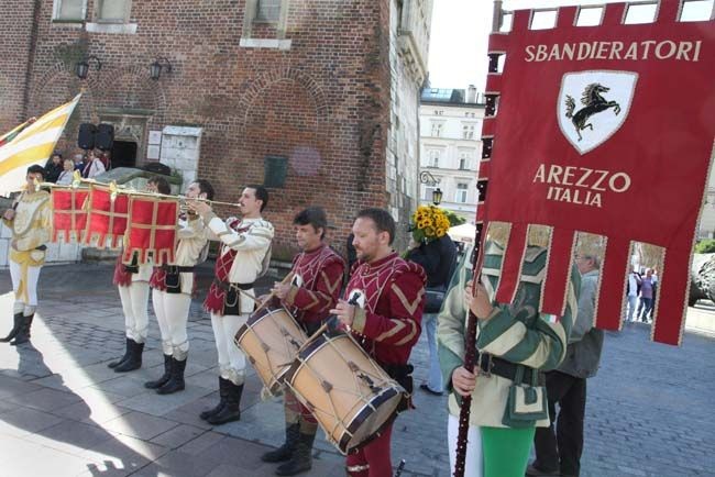 Pokaz średniowiecznych chorągwi Cz. 2