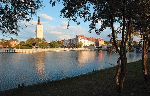 Widok od strony rzeki Elbląg