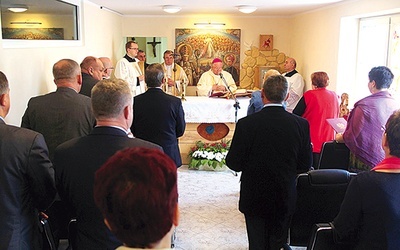  Bp Roman Marcinkowski poświęcił nową kaplicę i pawilon w „Antoniówce”