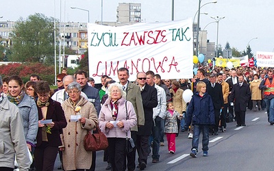  Każdego roku w marszu uczestniczą przedstawiciele wielu grup i środowisk