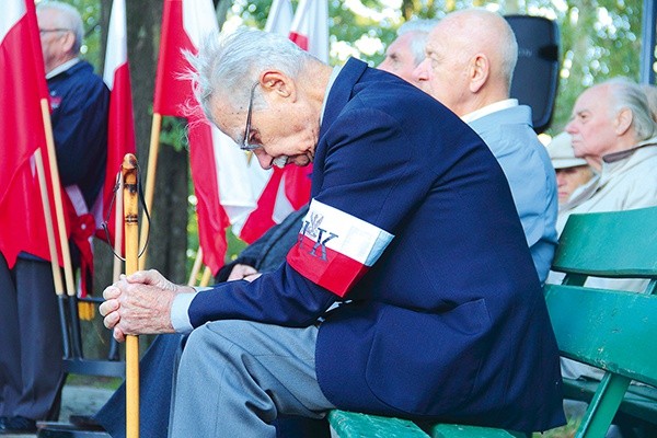 W uroczystości wzięli udział żołnierze AK oraz członkowie Szarych Szeregów