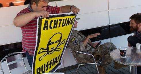 Propagował czy ostrzegał?
