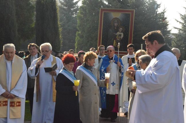 Procesja z Matką Bożą