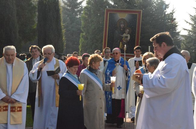 Procesja z Matką Bożą